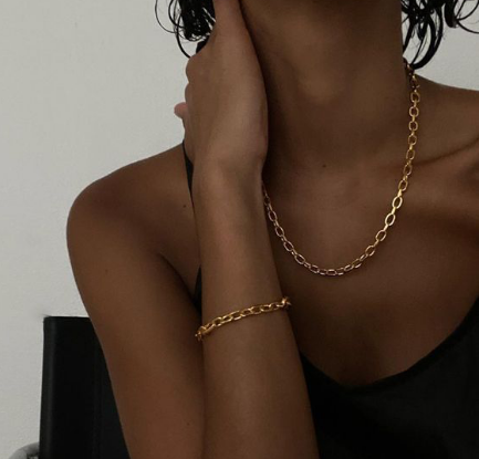 girl with retro outfit